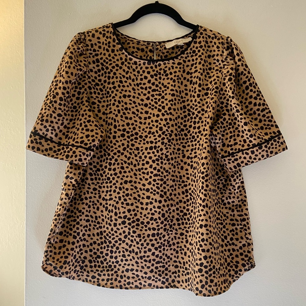 🐆 LOFT Leopard Top - Size Large Petite 🐆